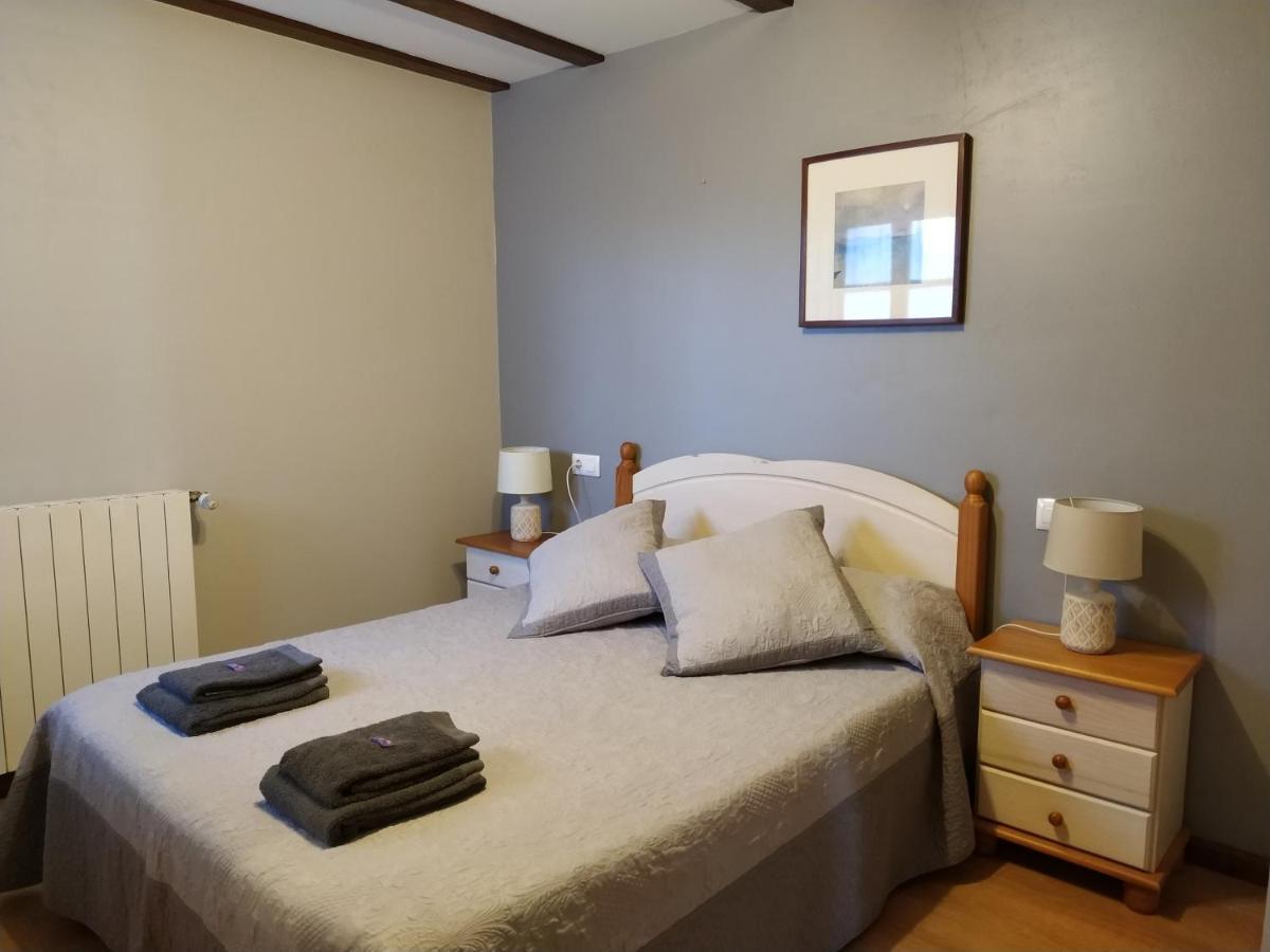 Apartamentos Llave De Santillana Santillana del Mar Esterno foto