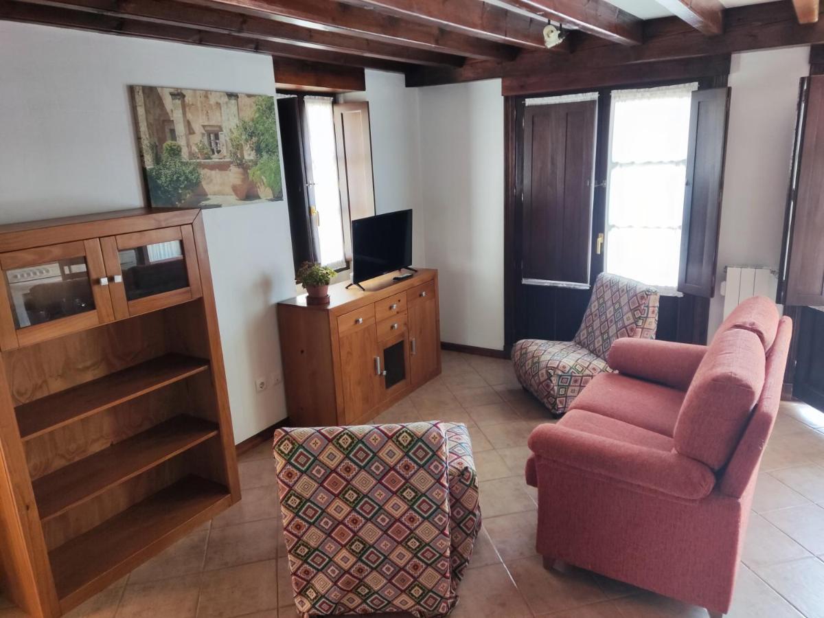 Apartamentos Llave De Santillana Santillana del Mar Esterno foto