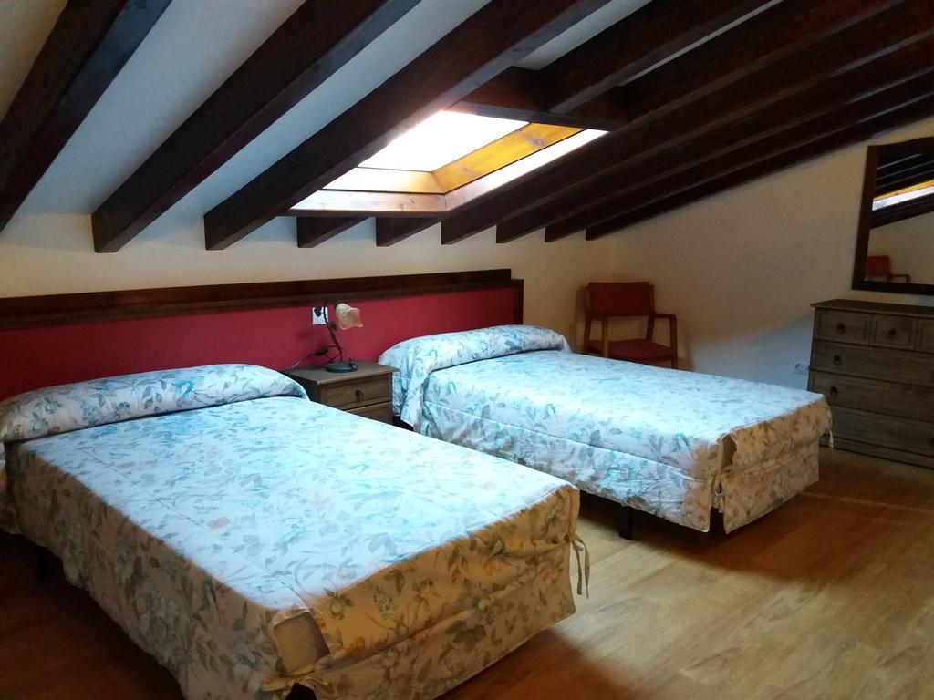 Apartamentos Llave De Santillana Santillana del Mar Esterno foto